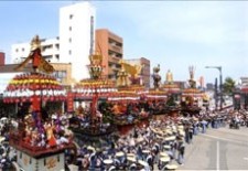 高岡御車山祭の御車山行事