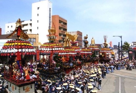 高岡御車山の御車山行事