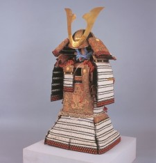 画像:白糸威鎧(復元品)