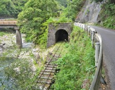 旧魚梁瀬森林鉄道施設　五味隧道