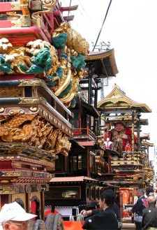 城端神明宮祭の曳山行事