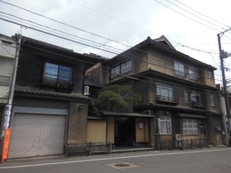 西山本館