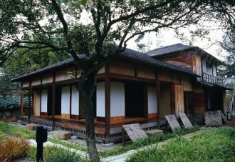 安積開拓官舎−旧立岩一郎邸−