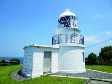 日本の灯台50選にも選ばれている！—部埼灯台［構成文化財］