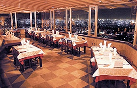 甲州市勝沼ぶどうの丘 展望ワインレストラン