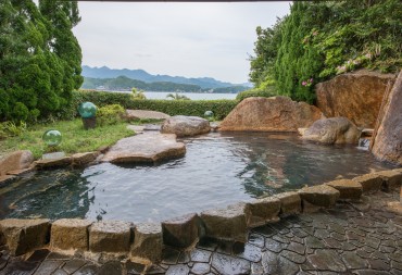 花いろどりの宿　花游