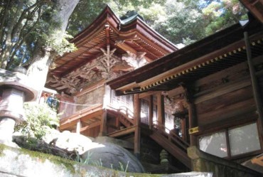 由加（ゆが）神社【県指定重要文化財】