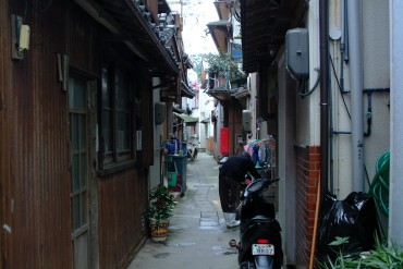 答志島の路地裏