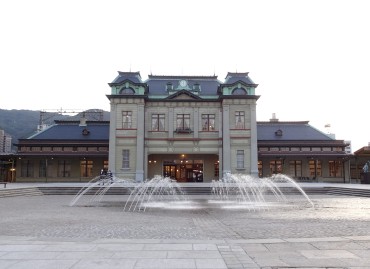 九州の玄関口。九州鉄道の起点駅―門司港駅(旧門司駅)本屋[構成文化財］