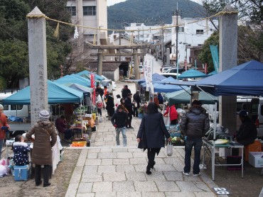 とも・潮待ち軽トラ市
