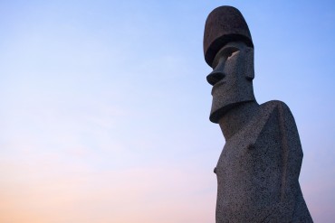 モアイ像(南三陸さんさん商店街内)