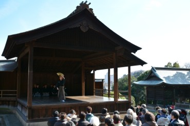 沼名前（ぬなくま）神社能舞台