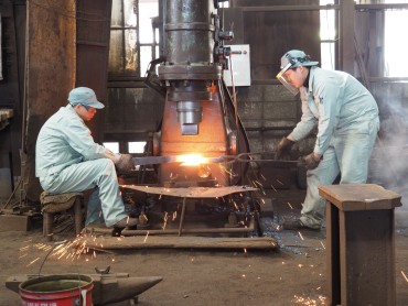 三暁の鍛治工場見学
