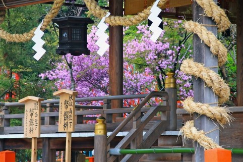 龍田大社の特徴的なしめ縄