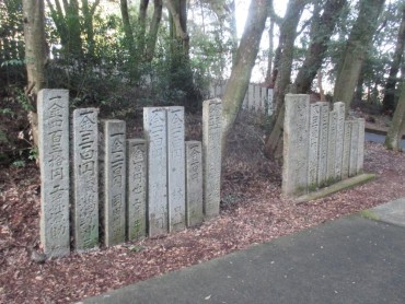 西麻植八幡神社の本殿玉垣・奉納石碑