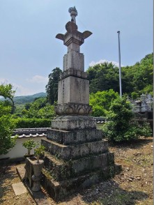 金勝寺　阿波屋善右衛門の供養塔