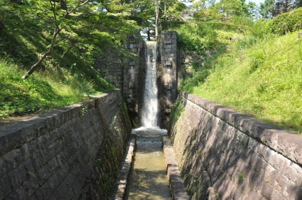 麓山の飛瀑