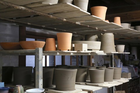 市野伝市窯の植木鉢ほか