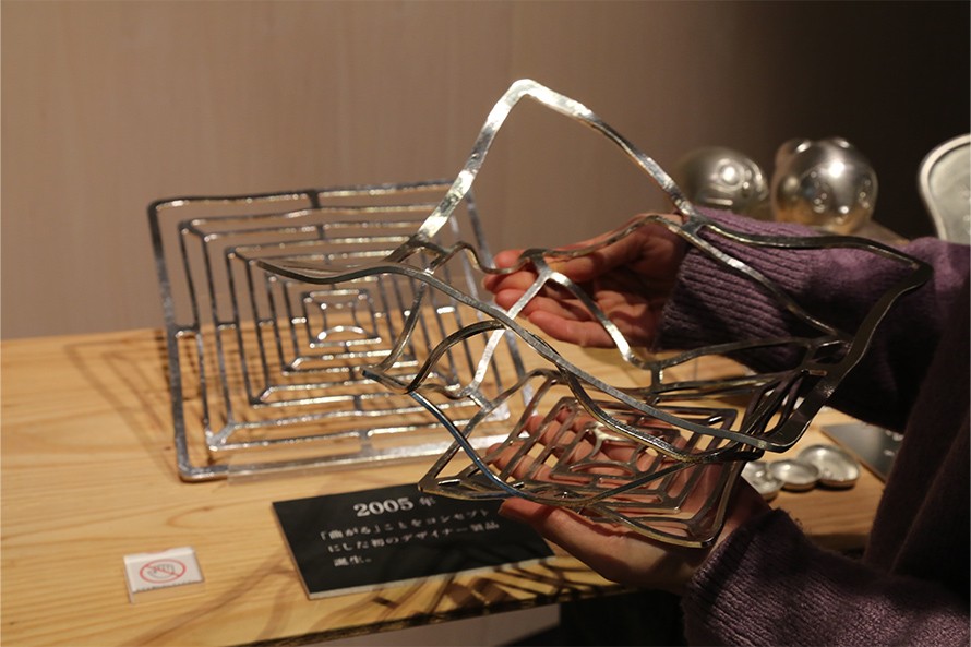 曲がる「KAGOシリーズ」