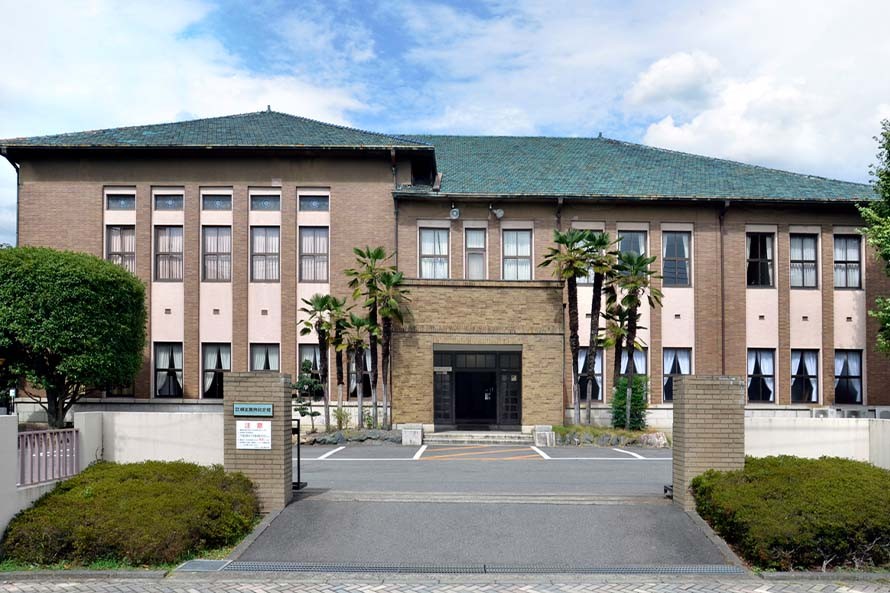 レトロな佇まいの「桐生織物記念館」