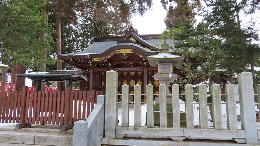 国分尼寺金堂跡に建つ辻ヶ森三社