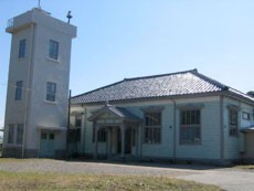 伏木気象資料館（旧伏木側候所庁舎・測風塔）