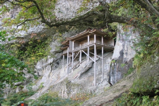 三仏寺奥院（投入堂）