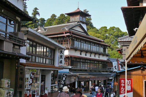 成田山門前の町並み(大野屋旅館)