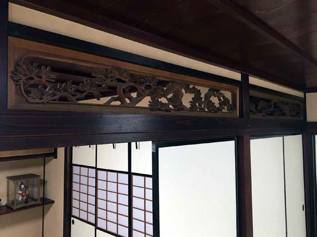 町家の彫刻欄間