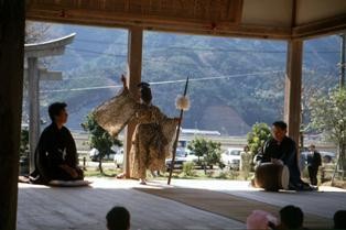 石くら神社の王の舞（若狭の王の舞群）