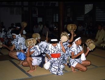 上中の六斎念仏（三宅）