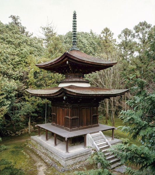 慈眼院多宝塔　附仏壇1基 