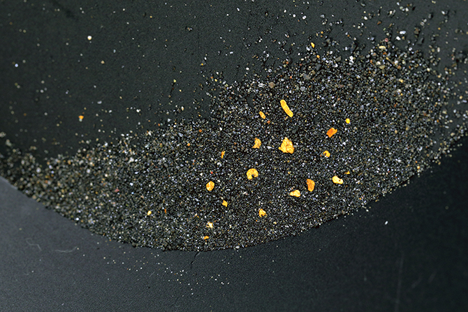 箟岳・涌谷の砂金 