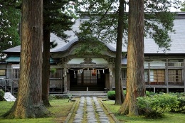 羽黒山　斎館