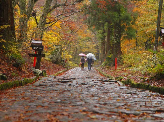 大神山神社奥宮の石畳道