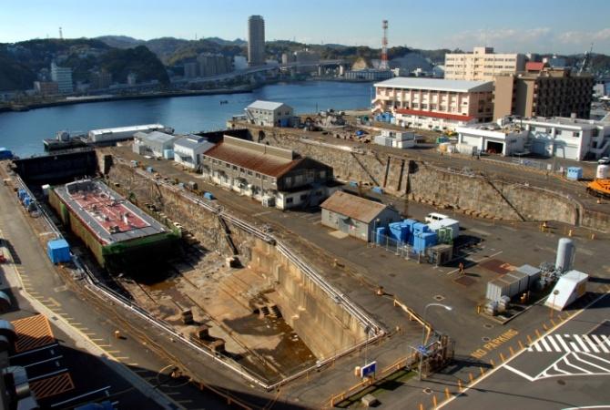 米海軍横須賀基地　ドライドック１～６号　（旧横須賀製鉄所・造船所・海軍工廠第一～第六号船渠）