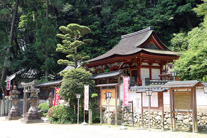 烏帽子形八幡神社本殿 