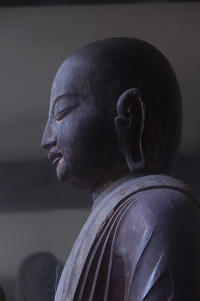 観心寺の彫刻群 