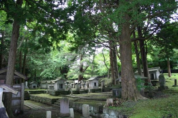 松前藩主松前家墓所