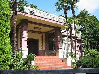 石川邸（旧里見弴邸）