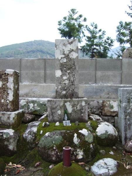 中岡慎太郎遺髪埋葬墓地