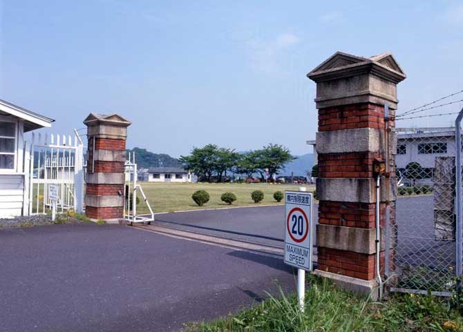 海上自衛隊舞鶴警備隊正門（旧舞鶴鎮守府西門）