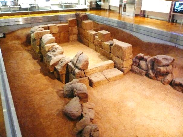 河田山古墳群の石室