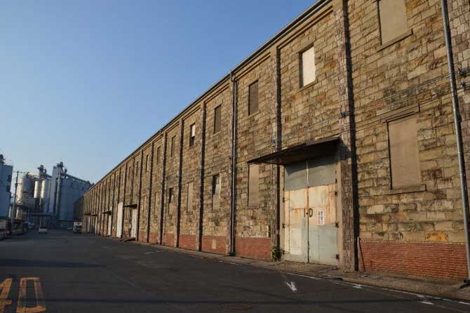 西九州倉庫（株）前畑1号倉庫（旧第五水雷庫）