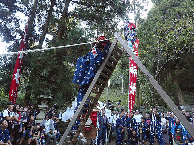 鳥撫荒神社獅子舞 