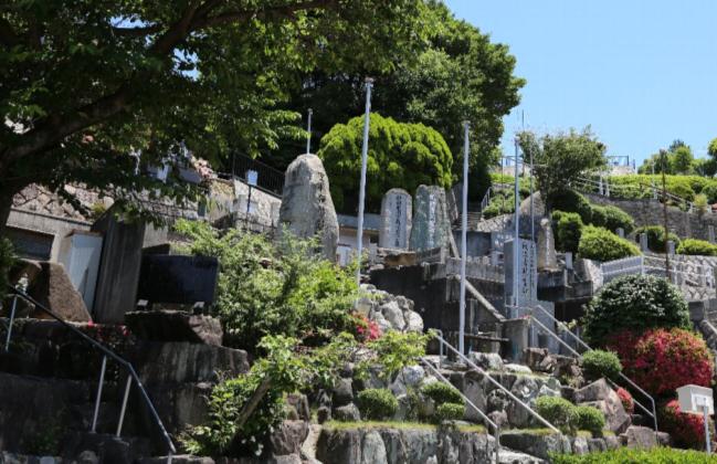 長迫公園（旧海軍墓地）