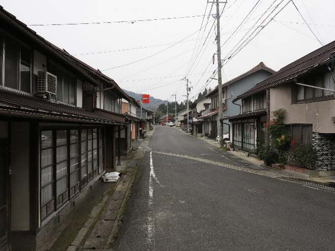 金屋子神社と西比田の町