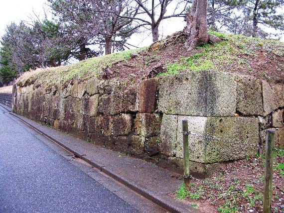 小松城本丸西側石垣