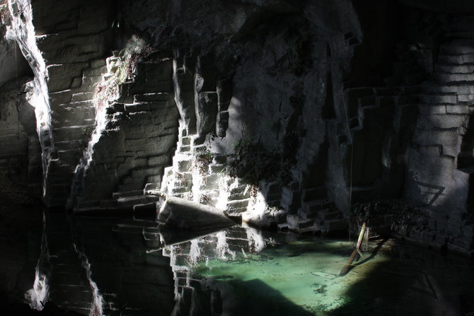 福光石の石切場(ふくみついしのいしきりば)