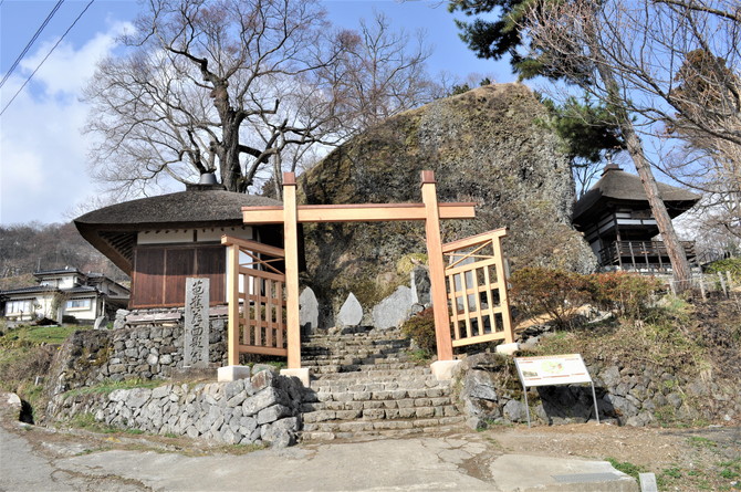 長楽寺境内と歌碑群